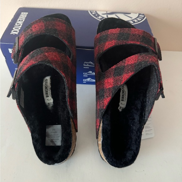 BIRKENSTOCK Arizona Rivet Shearling Wool Felt plaid red sandal. Size: 7, 38 - Picture 2 of 13